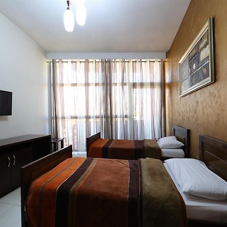 Hotel Gjuta Farke e Madhe Extérieur photo
