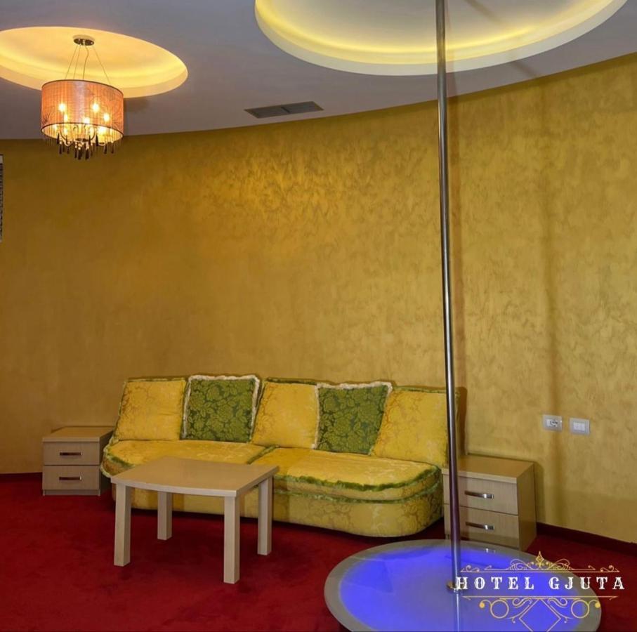Hotel Gjuta Farke e Madhe Extérieur photo
