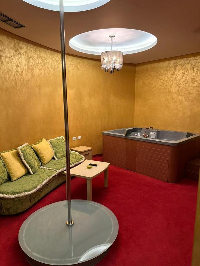 Hotel Gjuta Farke e Madhe Extérieur photo