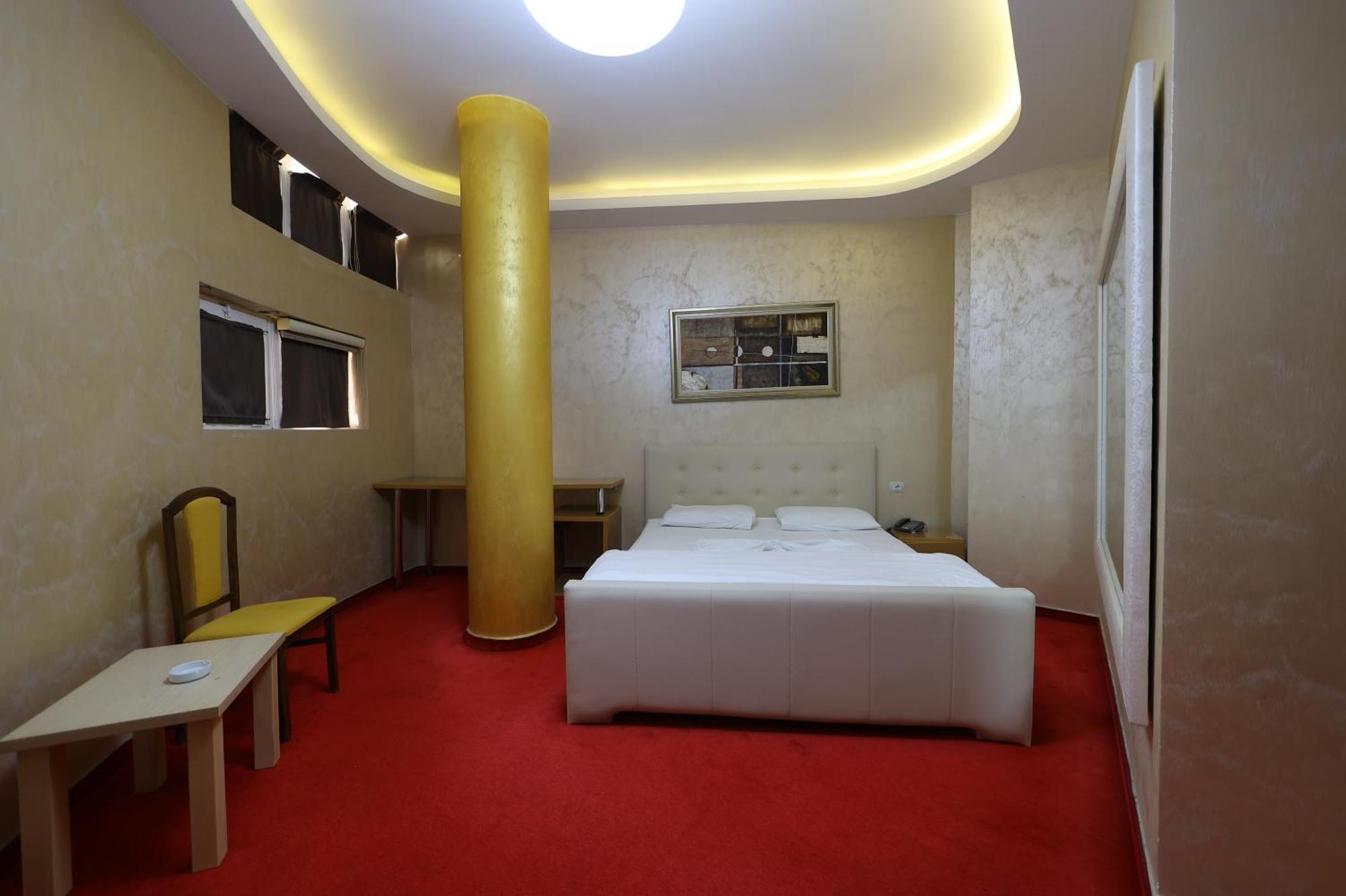 Hotel Gjuta Farke e Madhe Extérieur photo