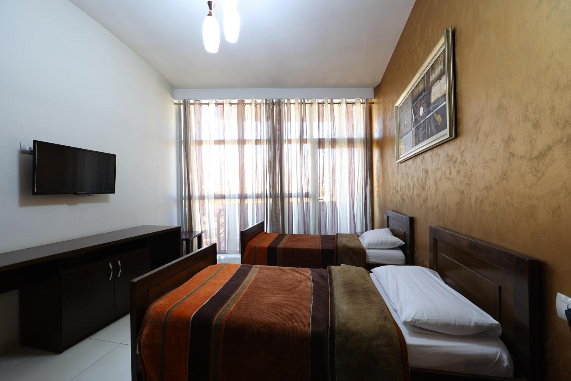 Hotel Gjuta Farke e Madhe Extérieur photo