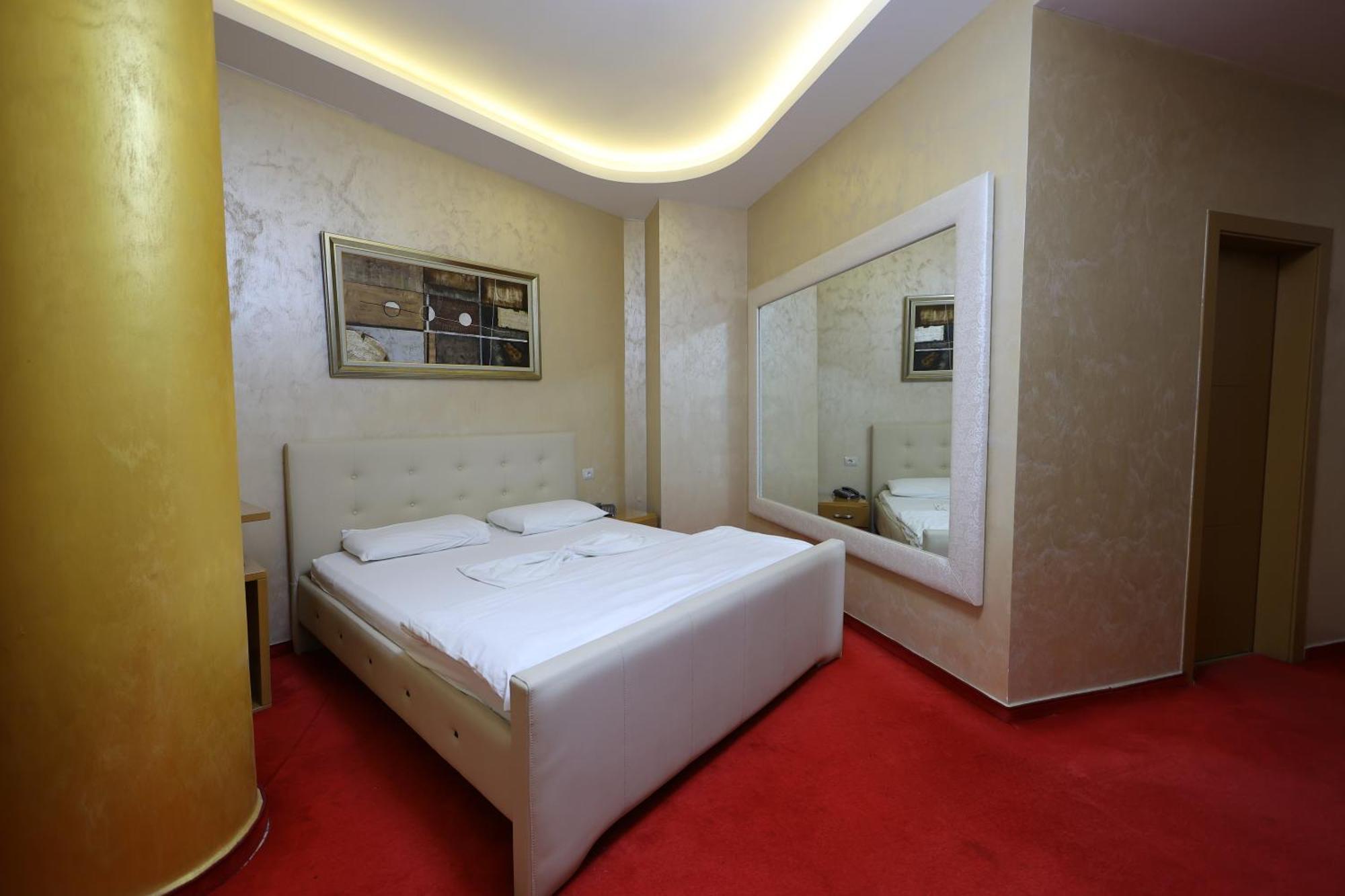 Hotel Gjuta Farke e Madhe Extérieur photo