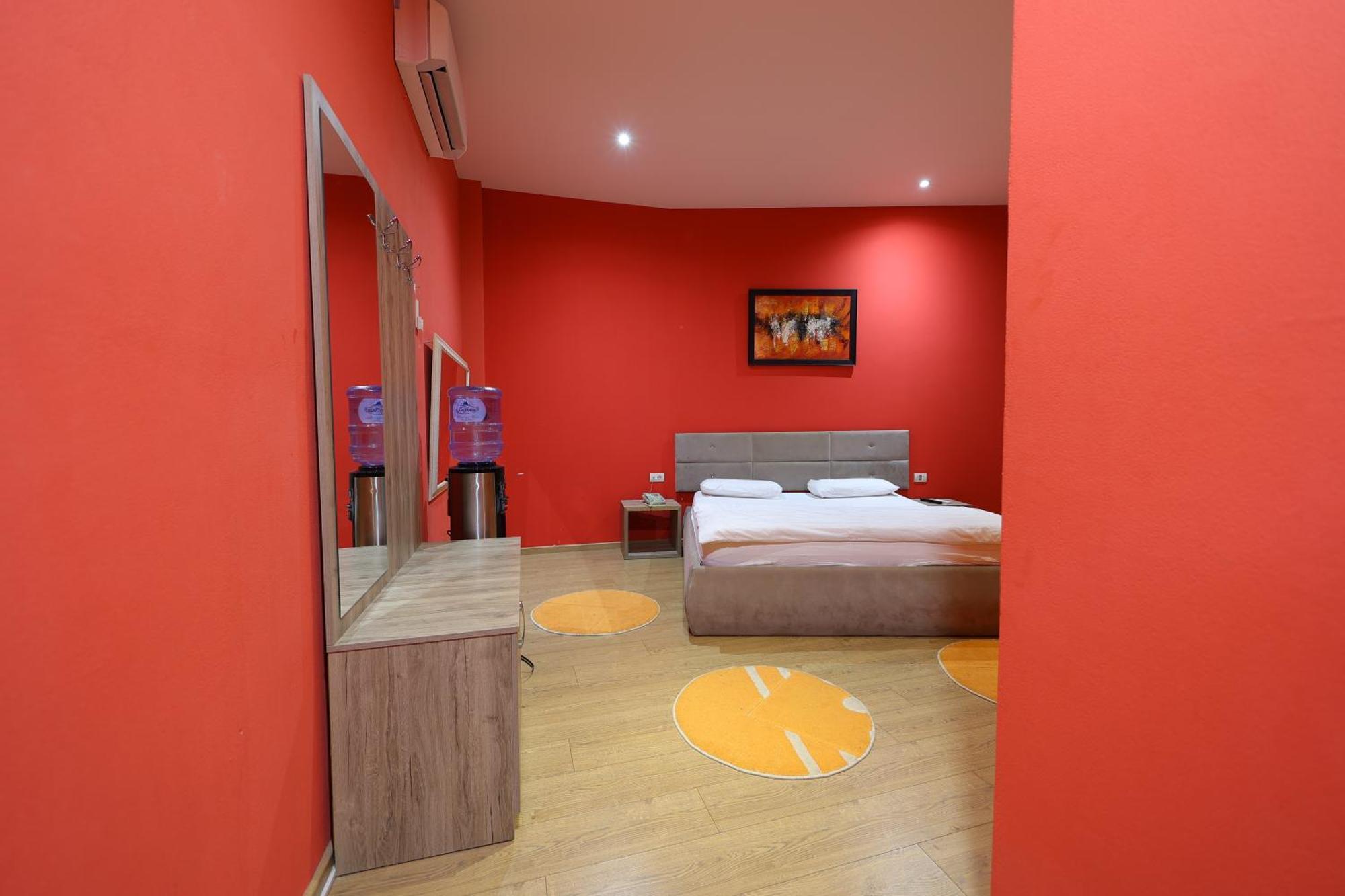 Hotel Gjuta Farke e Madhe Extérieur photo