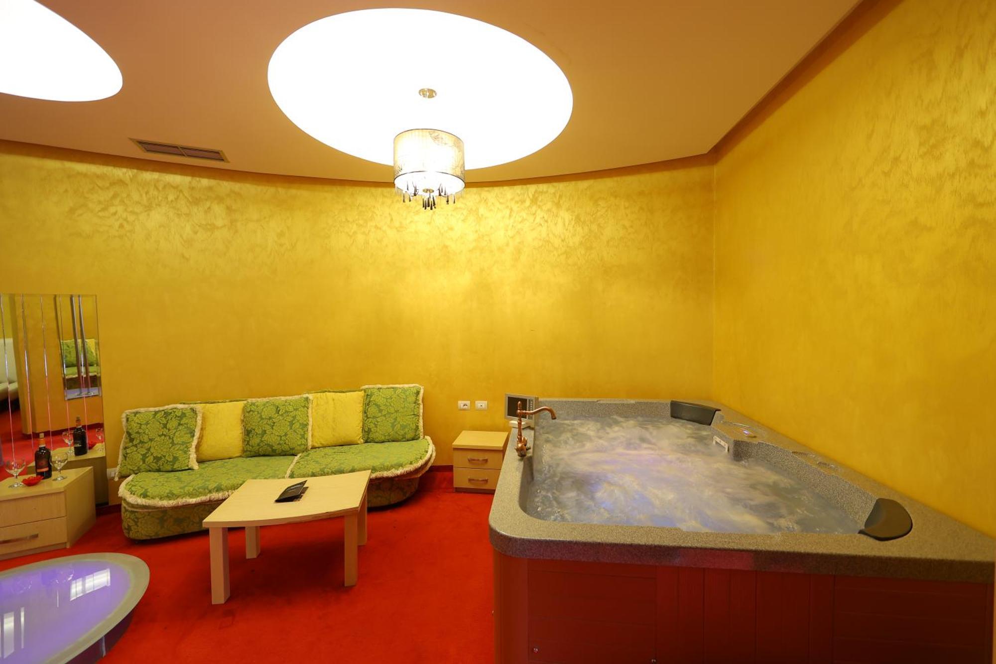 Hotel Gjuta Farke e Madhe Extérieur photo