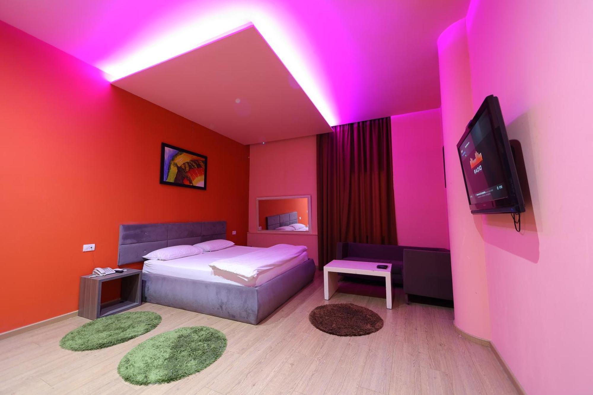 Hotel Gjuta Farke e Madhe Extérieur photo