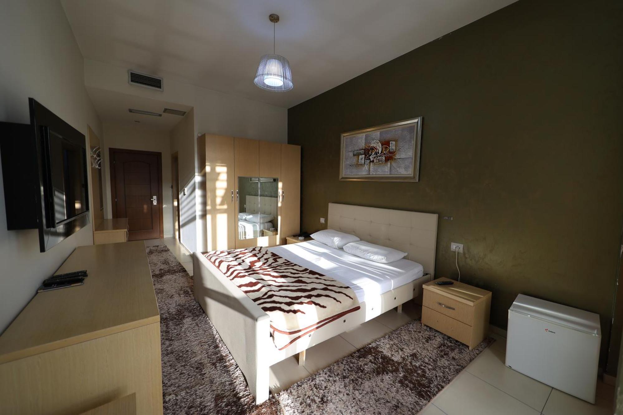 Hotel Gjuta Farke e Madhe Extérieur photo